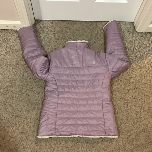 The North Face white Osito Lavendar Reversible logo warm jacket 14-16 - Picture 5 of 5